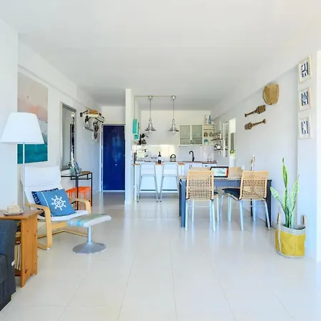 Apartment Charming 2 Bedroom Retreat Near Puerto De Nieves *